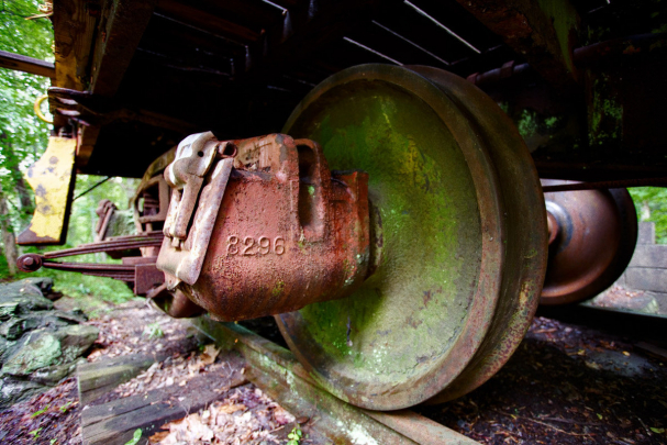 12x18_issaqueena_trainwheels01